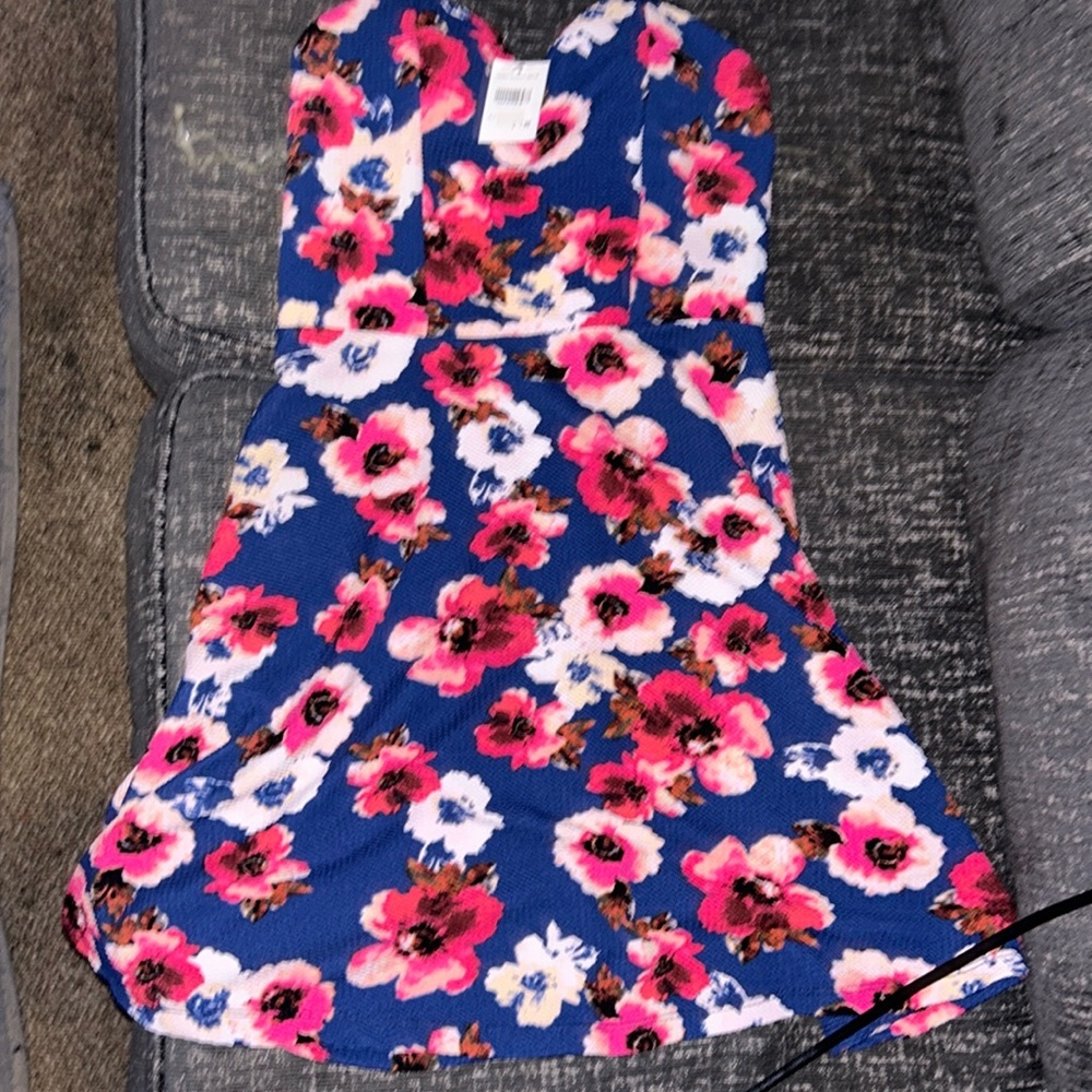very flattering Dark blue and pink floral print dress brand new with tags.